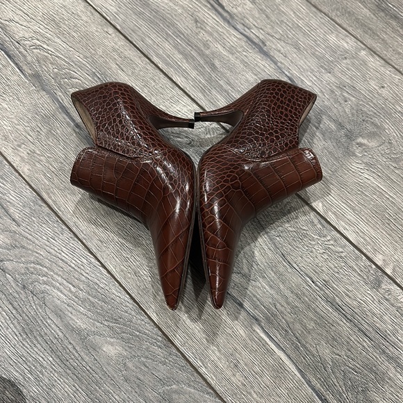 • Tory Burch • Women’s Georgina Loafer Croc Embossed Brown Bootie 6.5 Leather - Picture 5 of 7